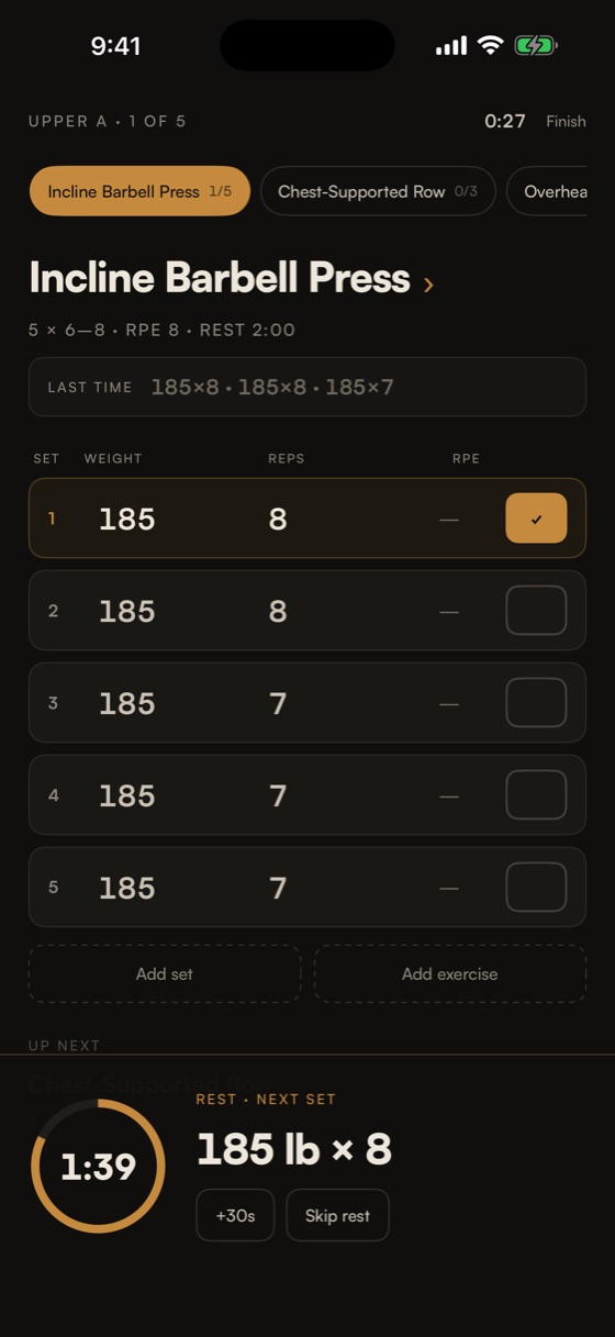 A live training session with the rest timer running over the next set.